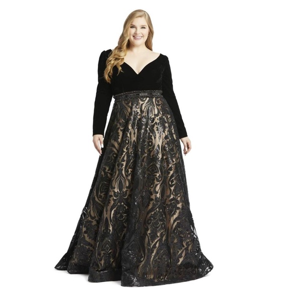 Mac Duggal Dresses & Skirts - NWT Fabulouss by Mac Duggal Velvet Long Sleeve Ball Gown - size 16W